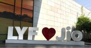 reliance-jio-featured-phone